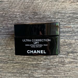 Chanel ultra correction eye lift